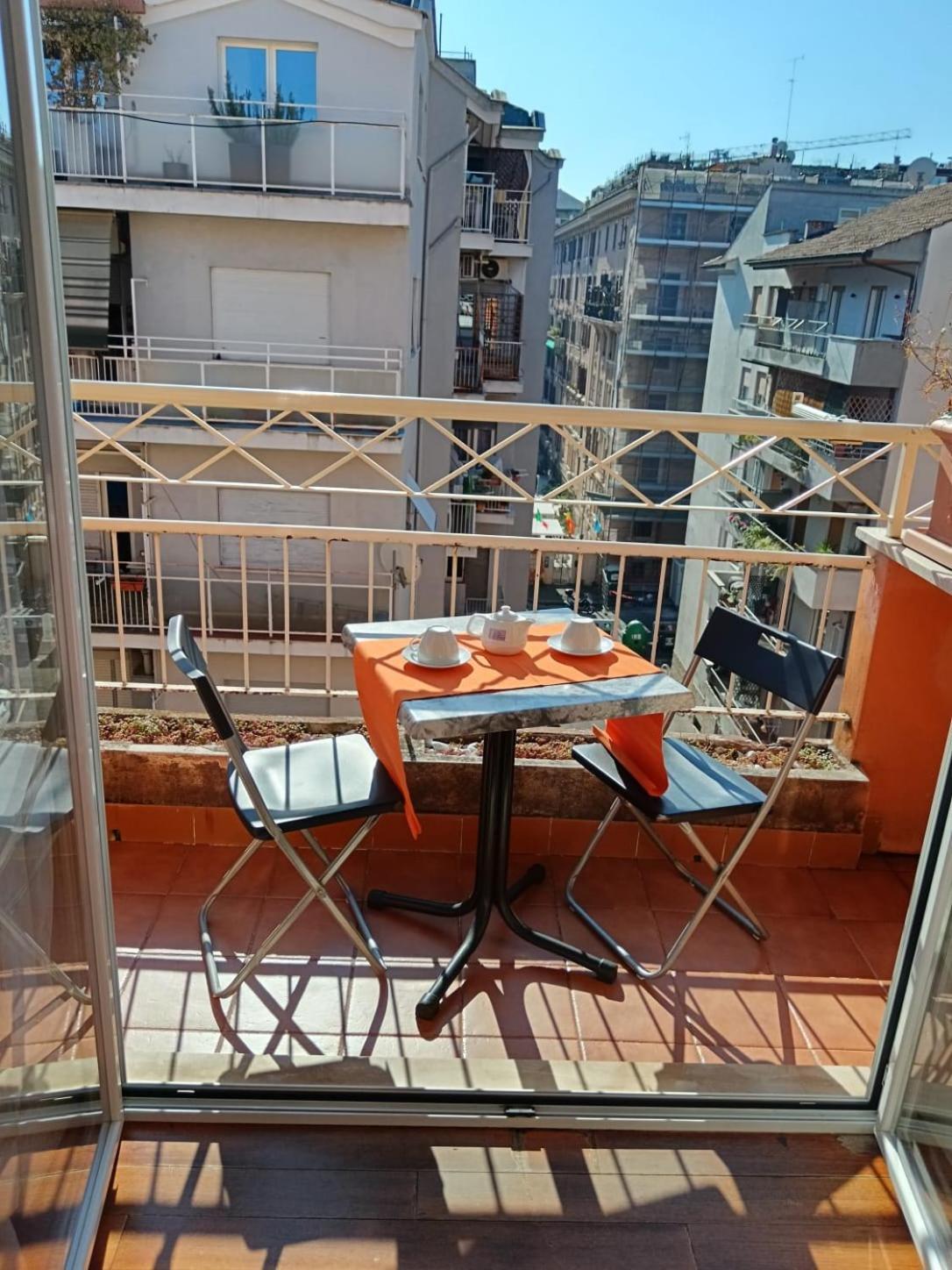 Di Fronte Alla Cupola 로마 외부 사진